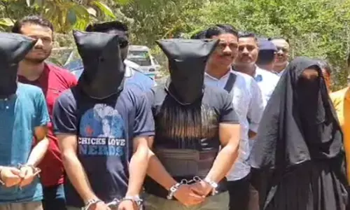 Gujarat ATS: GUJARAT ATS को मिली बड़ी कामयाबी, अहमदाबाद एयरपोर्ट से ISIS के 4 आतंकी गिरफ्तार Gujarat ATS: GUJARAT ATS को मिली बड़ी कामयाबी, अहमदाबाद एयरपोर्ट से ISIS के 4 आतंकी गिरफ्तार