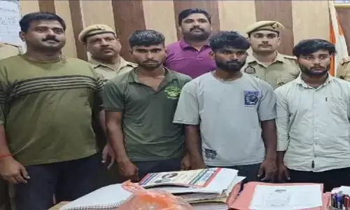 Hardoi Crime News: प्रेमिका के लिए लुटेरा बना युवक, मोमोज खा रही महिला कारोबारी से की लूटपाट Hardoi Crime News: प्रेमिका के लिए लुटेरा बना युवक, मोमोज खा रही महिला कारोबारी से की लूटपाट