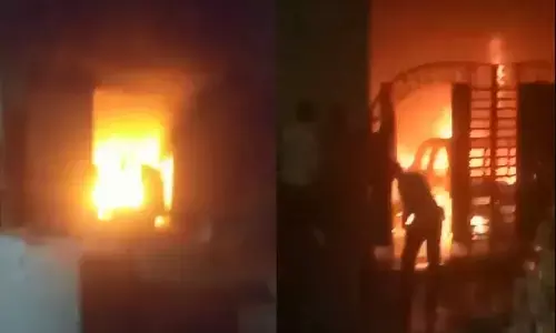 गाजियाबाद में बड़ा हादसा : लोनी में तीन मंजिला मकान में लगी आग, 2 बच्चे सहित 5 लोगों की मौत गाजियाबाद में बड़ा हादसा : लोनी में तीन मंजिला मकान में लगी आग, 2 बच्चे सहित 5 लोगों की मौत
