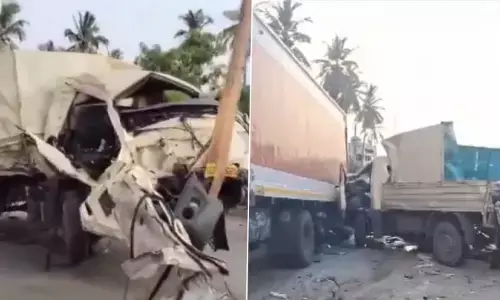 आंध्र प्रदेश में भीषण सड़क हादसा: कृष्णा जिले में 6 लोगों की मौत आंध्र प्रदेश में भीषण सड़क हादसा: कृष्णा जिले में 6 लोगों की मौत