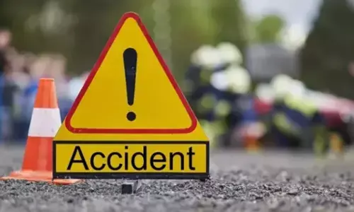 Ghaziabad Accident: गाजियाबाद में दिखा तेज रफ्तार का कहर, दो ट्रकों की टक्कर में 4 लोगों की मौत, 18 बुरी तरह घायल