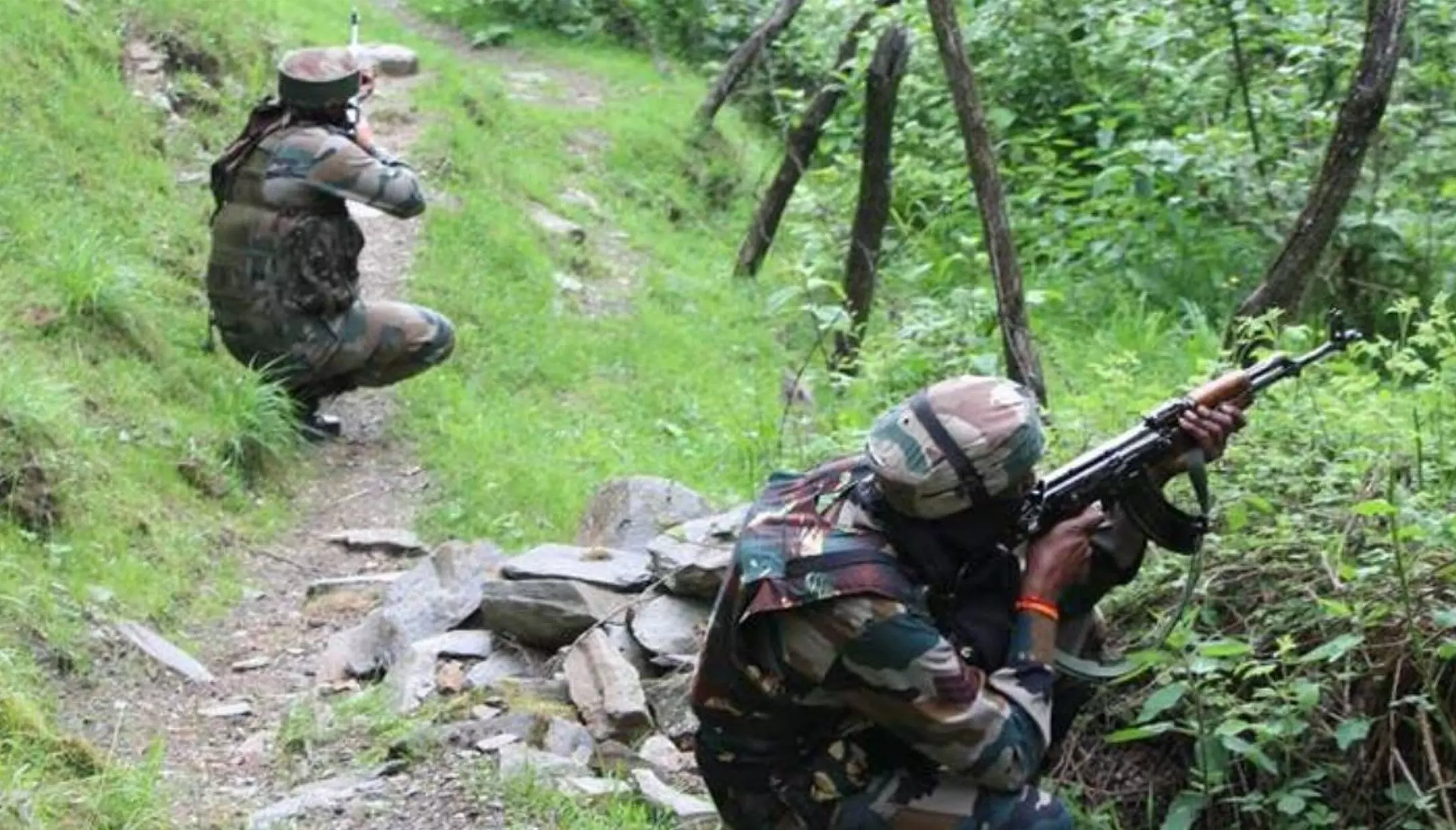 Jammu-Kashmir Encounter: जम्मू-कश्मीर के बांदीपोरा जिले में एक आतंकी ढेर, सुरक्षाबलों का सर्च ऑपरेशन जारी Jammu-Kashmir Encounter: जम्मू-कश्मीर के बांदीपोरा जिले में एक आतंकी ढेर, सुरक्षाबलों का सर्च ऑपरेशन जारी
