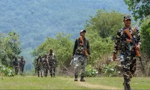 Jharkhand News Hindi: पुलिस मुठभेड़ में एक महिला समेत 4 नक्सली मारे गए, 2 गिरफ्तार