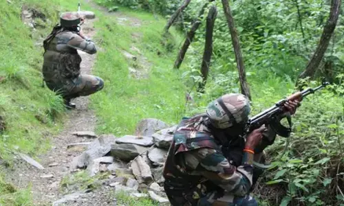 Jammu-Kashmir Encounter:  जम्मू-कश्मीर के बांदीपोरा जिले में एक आतंकी ढेर, सुरक्षाबलों का सर्च ऑपरेशन जारी