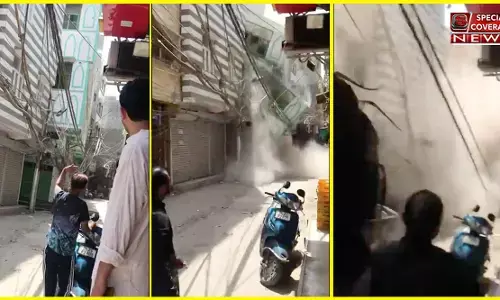 दिल्ली: चूड़ीवाला इलाके में सड़क धंसने से भरभराकर गिरी संगमरमर वाली मस्जिद,  इलाके में मची अफरा-तफरी, देखें VIDEO