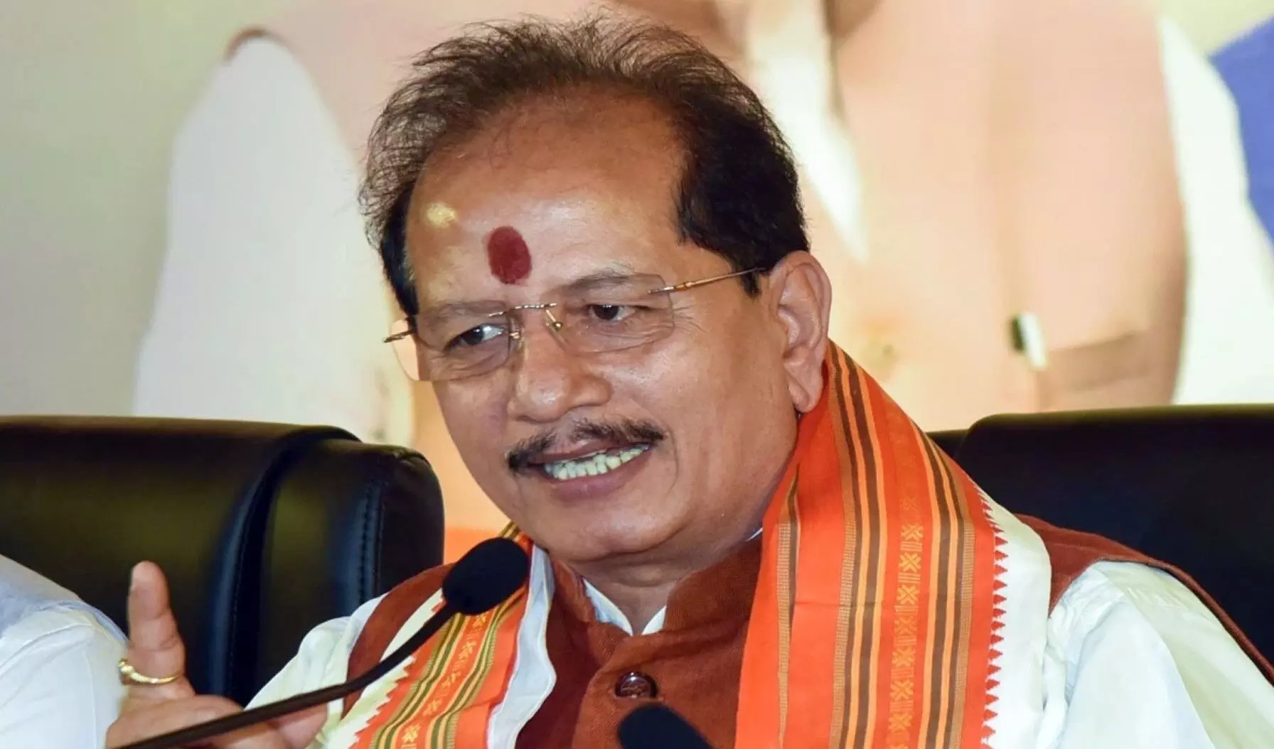 NEET PAPER LEAK 2024 : ‘तेजस्वी के निजी सचिव ने बुक कराया था रूम, बिहार के डिप्टी सीएम का बड़ा दावा