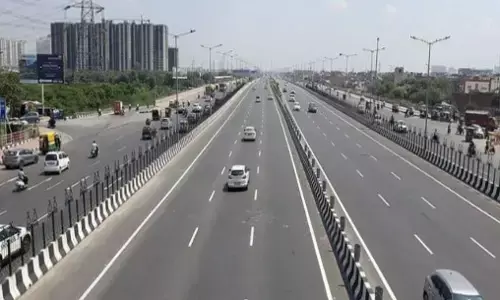 Delhi–Dehradun Expressway: दिल्ली-देहरादून एक्सप्रेसवे यहां तक होगा टोल फ्री, महज 2.15 घंटे का सफर Delhi–Dehradun Expressway: दिल्ली-देहरादून एक्सप्रेसवे यहां तक होगा टोल फ्री, महज 2.15 घंटे का सफर
