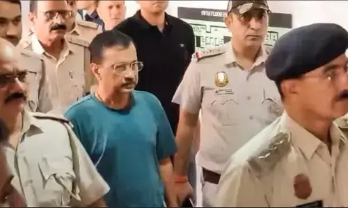 Delhi News Hindi: CM अरविंद केजरीवाल की तबीयत बिगड़ी, कोर्टरूम में गिरा शुगर लेवल Delhi News Hindi: CM अरविंद केजरीवाल की तबीयत बिगड़ी, कोर्टरूम में गिरा शुगर लेवल