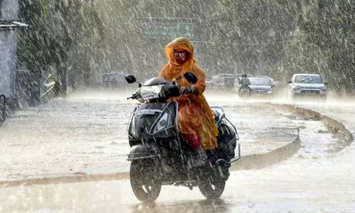 Monsoon In Delhi: दिल्ली में दो दिन पहले पहुंचा मॉनसून, भारी बारिश के साथ हुआ आगाज Monsoon In Delhi: दिल्ली में दो दिन पहले पहुंचा मॉनसून, भारी बारिश के साथ हुआ आगाज