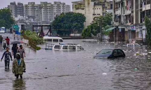 Heavy Rain Alert: देश के 16 राज्यों में भारी बारिश का अलर्ट, पूर्वोत्तर में बाढ़ से हाहाकार Heavy Rain Alert: देश के 16 राज्यों में भारी बारिश का अलर्ट, पूर्वोत्तर में बाढ़ से हाहाकार