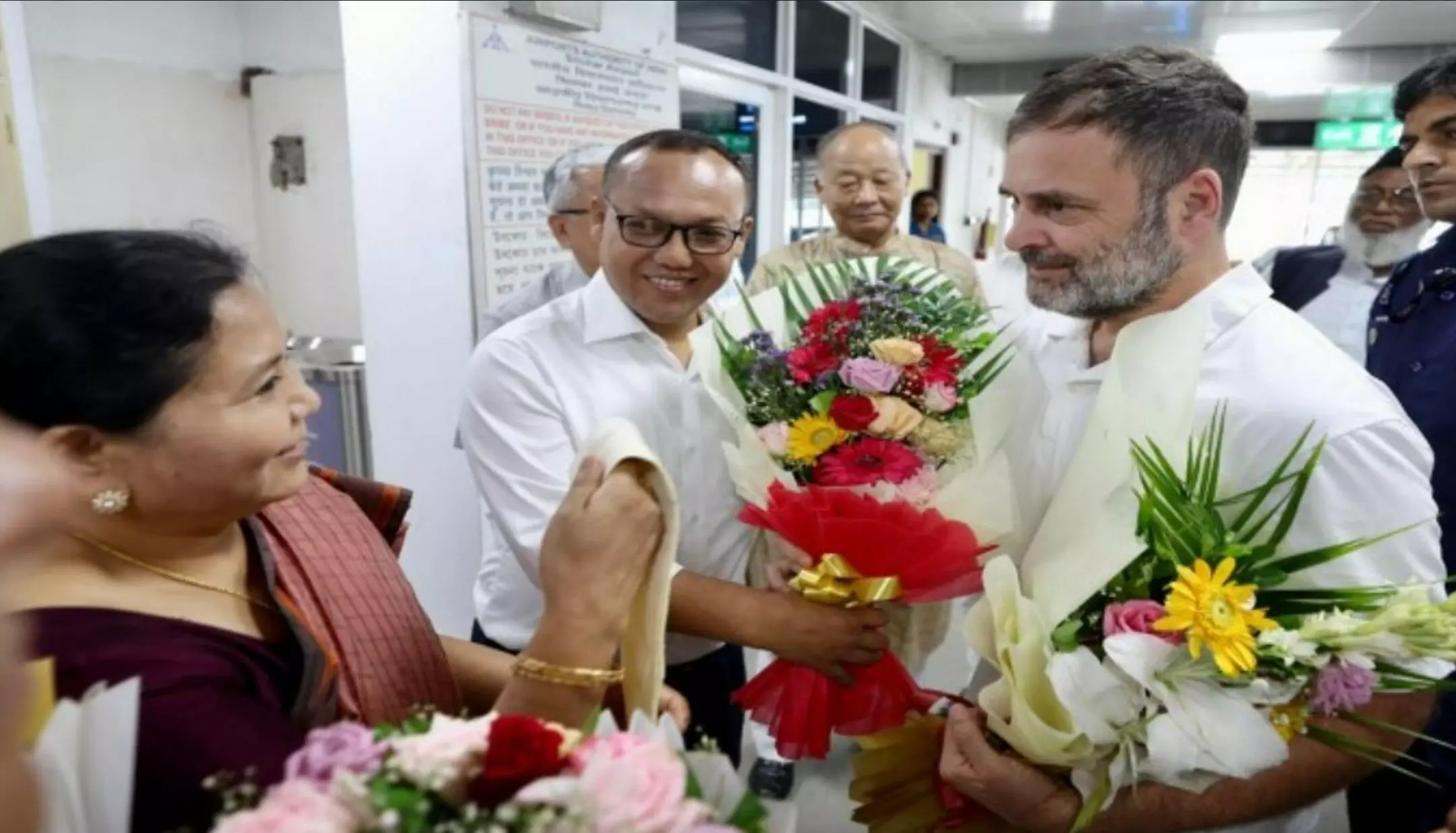 Rahul Gandhi Assam Visit: असम के दौरे पर पहुंचे राहुल गांधी, मणिपुर में हिंसा प्रभावित लोगों से करेंगे मुलाकात Rahul Gandhi Assam Visit: असम के दौरे पर पहुंचे राहुल गांधी, मणिपुर में हिंसा प्रभावित लोगों से करेंगे मुलाकात