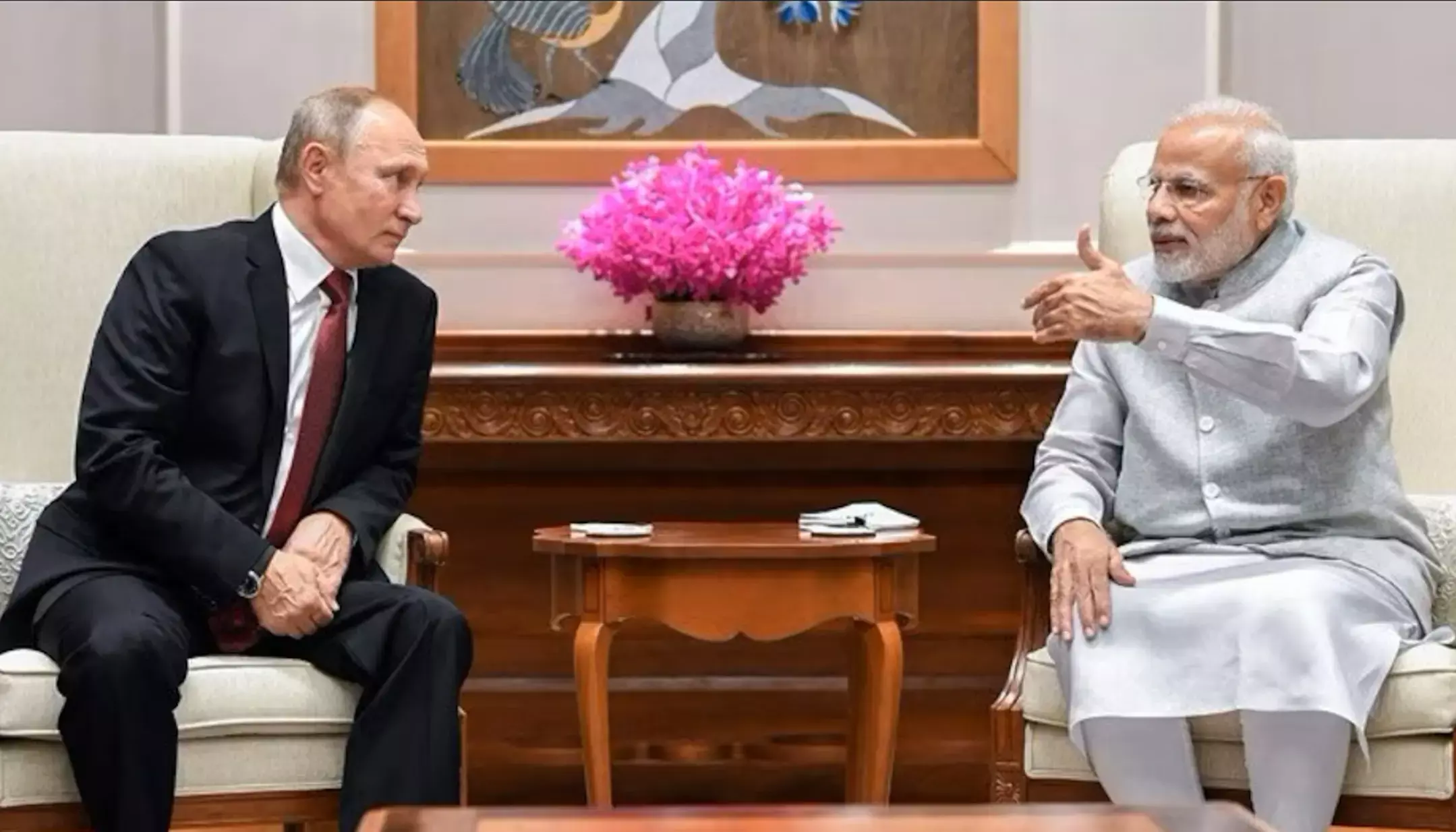 PM Modi Russia Visit: रूस दौरे पर रवाना हुए प्रधानमंत्री मोदी, राष्ट्रपति पुतिन के साथ करेंगे द्विपक्षीय वार्ता