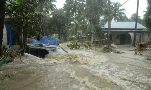 Monsoon Updates: असम, उत्तराखंड, महाराष्ट्र समेत कई राज्यों में बारिश से हाहाकार, IMD ने इन राज्यों में जारी किया अलर्ट Monsoon Updates: असम, उत्तराखंड, महाराष्ट्र समेत कई राज्यों में बारिश से हाहाकार, IMD ने इन राज्यों में जारी किया अलर्ट