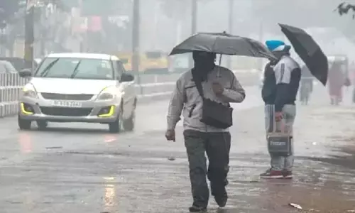 Weather Update: दिल्ली-NCR में मौसम ने ली करवट, झमाझम बारिश, IMD ने जारी किया अलर्ट