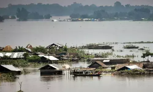 Assam Floods: असम में बाढ़ का कहर जारी, मरने वालों की संख्या बढ़कर 93 हुई, गृह मंत्री शाह ने सीएम से की बात