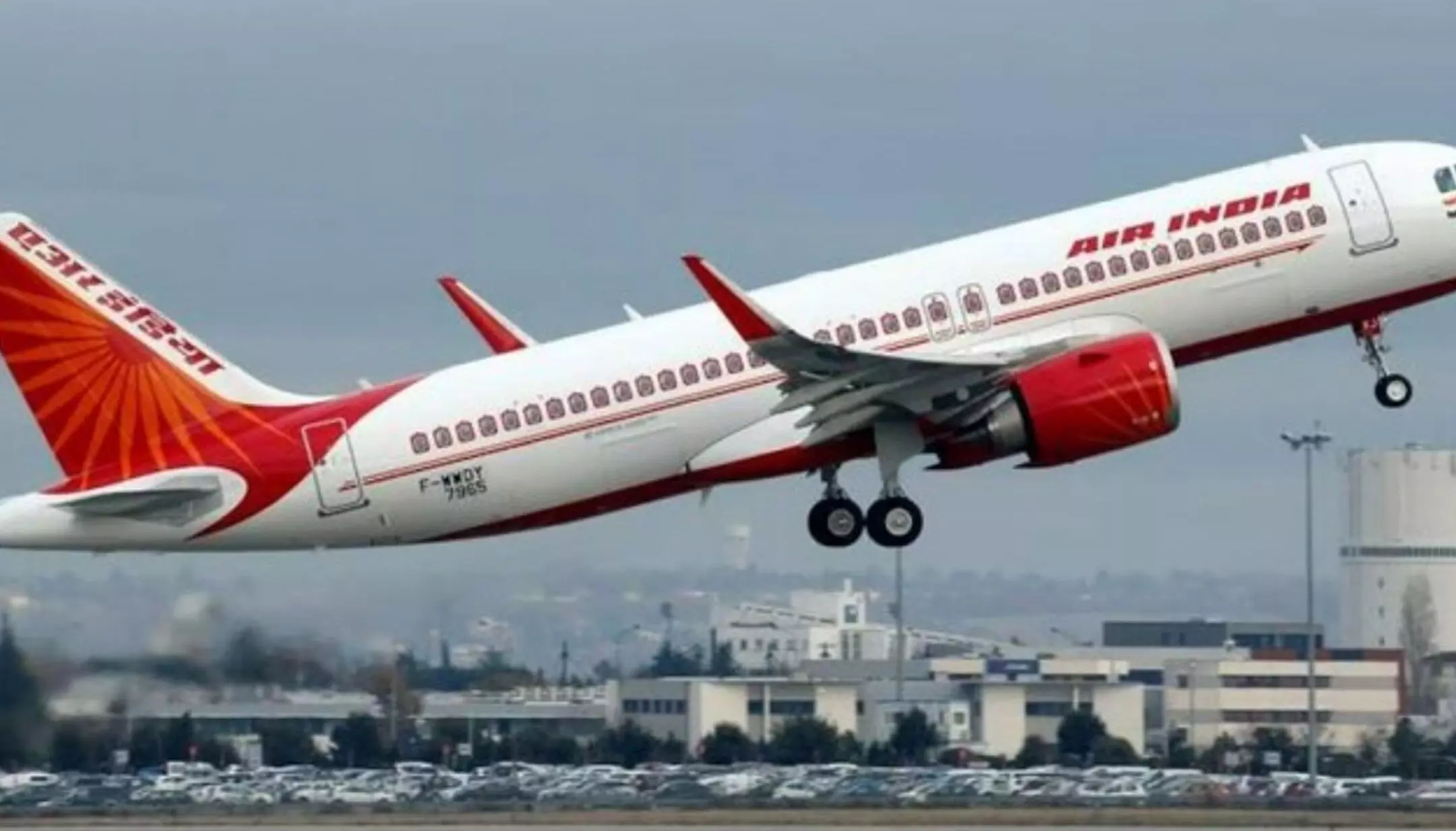 Air India Gift Cards: अब यात्री फ्लाइट में बुक कर सकेंगे मनपसंद सीट, कंपनी ने लॅान्च किया गिफ्ट कार्ड