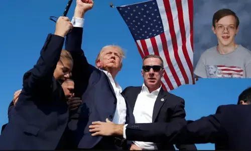 Donald Trump News Hindi: Donald Trump पर हमले के कुछ दिनों बाद फिर आतंकी साजिश सामने आई, संदिग्ध युवक गिरफ्तार, AK-47 राइफल बरामद Donald Trump News Hindi: Donald Trump पर हमले के कुछ दिनों बाद फिर आतंकी साजिश सामने आई, संदिग्ध युवक गिरफ्तार, AK-47 राइफल बरामद