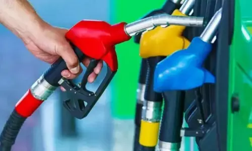 Petrol Diesel Price: बजट से पहले इन शहरों में बदले तेल के दाम, जानें कहां क्या हैं पेट्रोल-डीजल की कीमत Petrol Diesel Price: बजट से पहले इन शहरों में बदले तेल के दाम, जानें कहां क्या हैं पेट्रोल-डीजल की कीमत