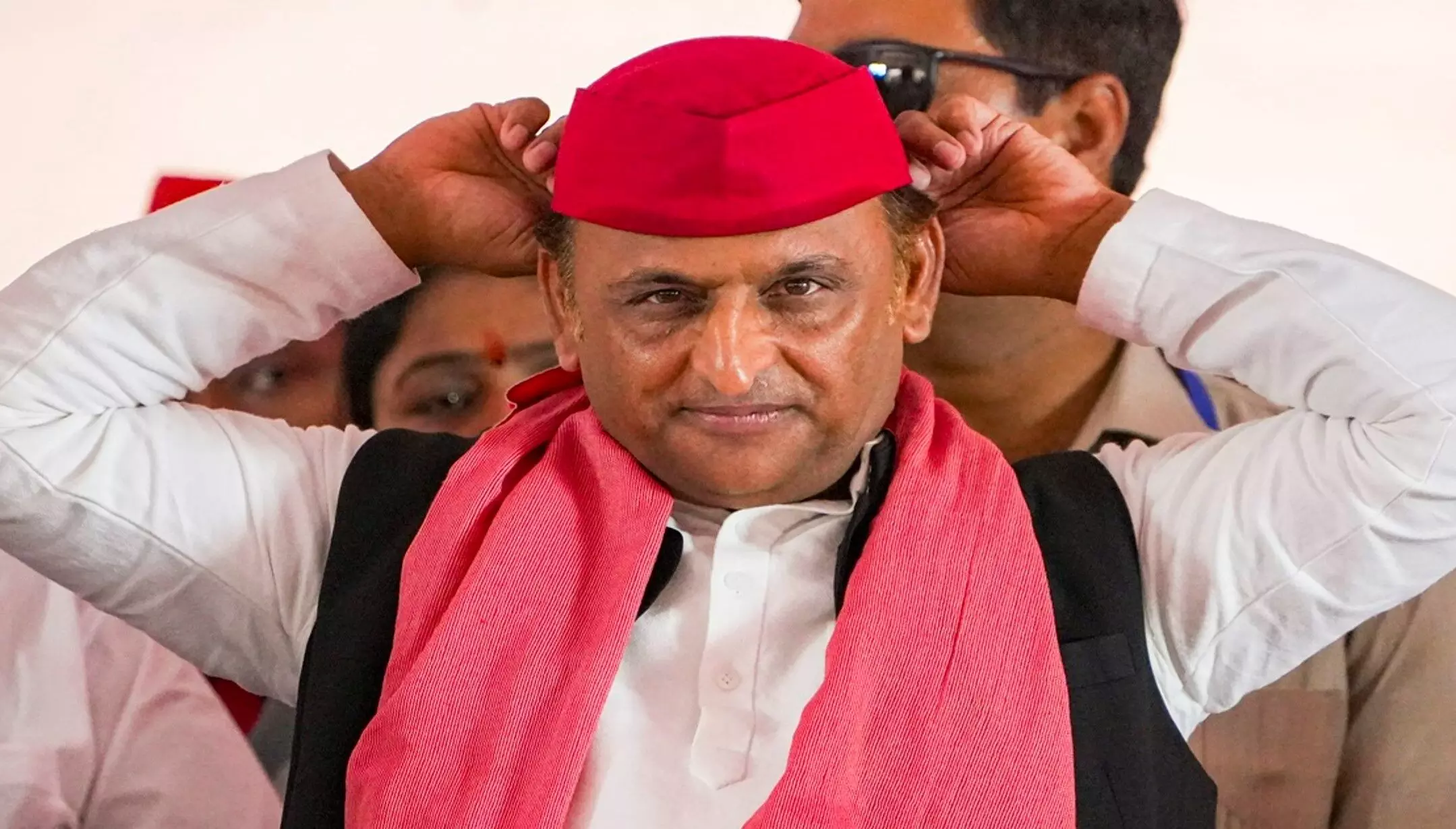 UP POLITICS: उत्तर प्रदेश को जल्द मिलने जा रहा है उप मुख्यमंत्री! सपा के इस नेता ने किया दावा UP POLITICS: उत्तर प्रदेश को जल्द मिलने जा रहा है उप मुख्यमंत्री! सपा के इस नेता ने किया दावा