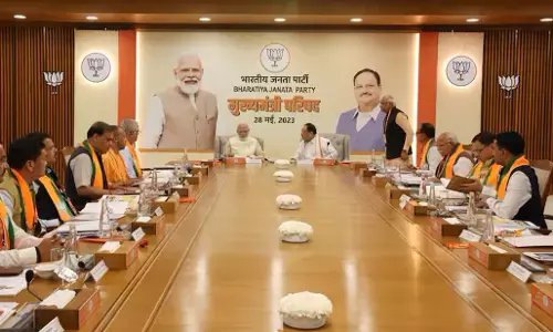 PM मोदी संग BJP शासित राज्यों के सीएम की बैठक शुरू, शाह-नड्डा-योगी मौजूद, क्या थमेगा UP का सियासी घमासान?