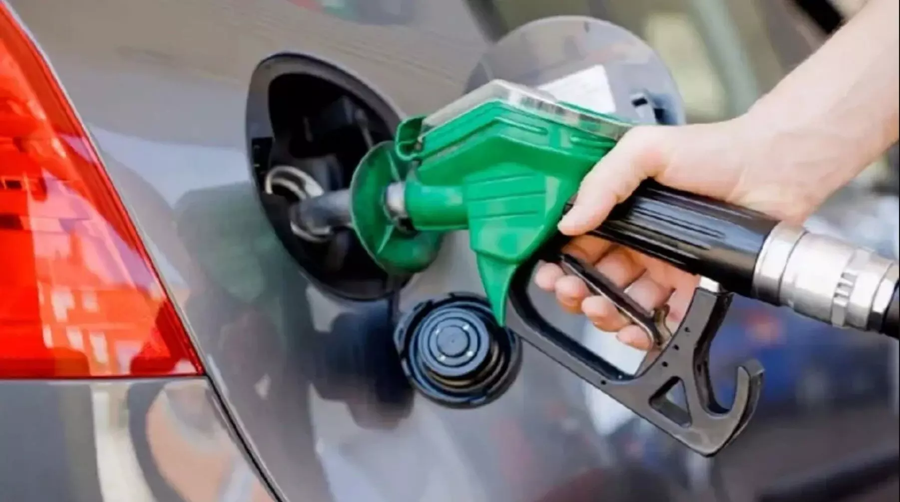 Petrol Diesel Price: पेट्रोल-डीजल की कीमतों में गिरावट, यूपी से बिहार तक सस्ता हुआ तेल Petrol Diesel Price: पेट्रोल-डीजल की कीमतों में गिरावट, यूपी से बिहार तक सस्ता हुआ तेल