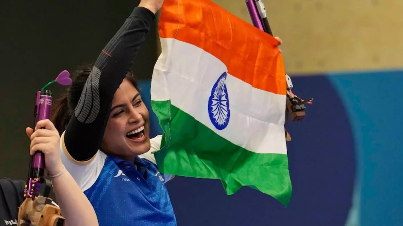 Paris Olympics: मनु भाकर एक ओलंपिक में दो पदक जीतने वाली पहली भारतीय, मिश्रित टीम स्पर्धा में जीता कांस्य Paris Olympics: मनु भाकर एक ओलंपिक में दो पदक जीतने वाली पहली भारतीय, मिश्रित टीम स्पर्धा में जीता कांस्य