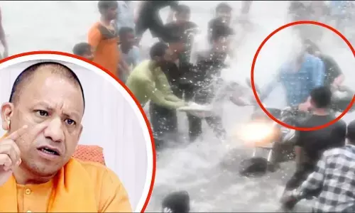 Lucknow Latest News: लखनऊ में हुड़दंगियों का उत्पात! योगी सरकार का बड़ा एक्शन, DCP-ADCP समेत पूरी चौकी सस्पेंड