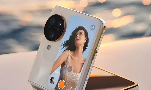 Cheapest Smartphone:  Budget में ऐलान के बाद धड़ाम हुई इस Smartphone की कीमत, खरीदने वालों में मची होड़