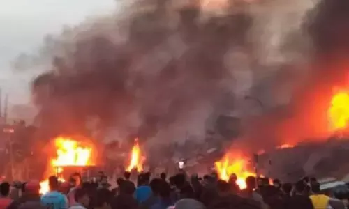 Manipur Violence: जिरीबाम में फिर भड़की हिंसा, मैतेई-हमार समुदाय में शांति समझौते के बाद चलीं गोलियां Manipur Violence: जिरीबाम में फिर भड़की हिंसा, मैतेई-हमार समुदाय में शांति समझौते के बाद चलीं गोलियां