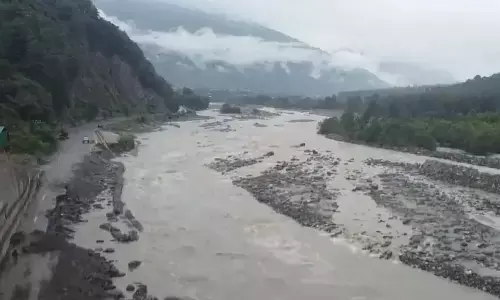 Himachal Pradesh Cloud Burst: हिमाचल में कुदरत का कहर, बादल फटने से आई बाढ़, 6 लोगों की मौत, 53 लापता Himachal Pradesh Cloud Burst: हिमाचल में कुदरत का कहर, बादल फटने से आई बाढ़, 6 लोगों की मौत, 53 लापता