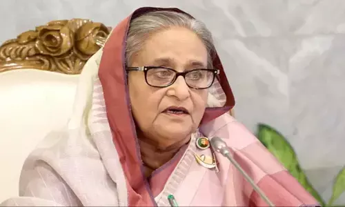 Bangladesh Protest: बांग्लादेश की प्रधानमंत्री शेख हसीना ने दिया इस्तीफा, हिंसा के बीच सेना के हेलीकॉप्टर से छोड़ा देश Bangladesh Protest: बांग्लादेश की प्रधानमंत्री शेख हसीना ने दिया इस्तीफा, हिंसा के बीच सेना के हेलीकॉप्टर से छोड़ा देश