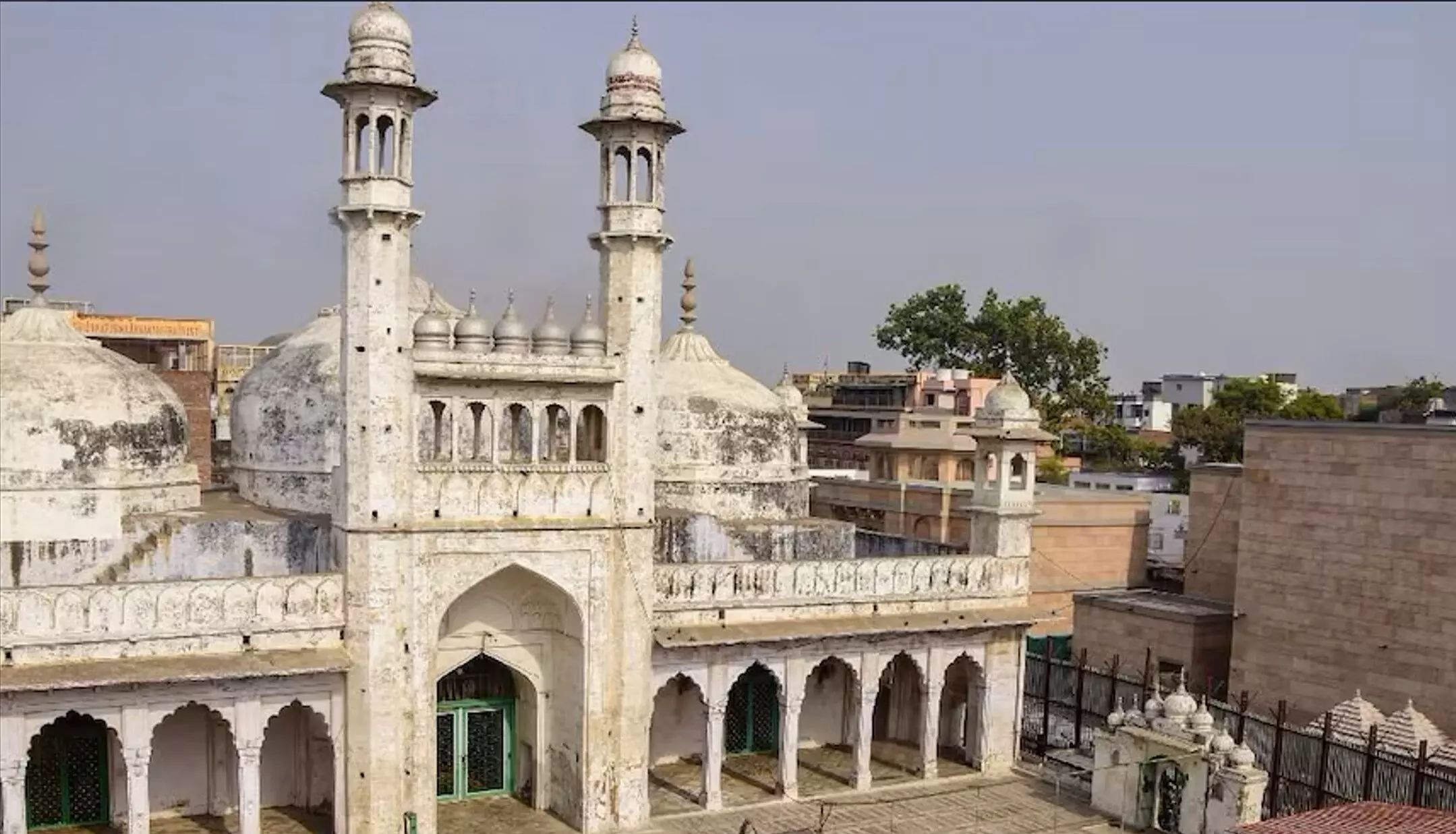 Gyanvapi Masjid Case Updates: आज होगी नए मंदिर निर्माण से जुड़े मामले की सुनवाई, मुख्य गुंबद के नीचे ASI जांच की मांग Gyanvapi Masjid Case Updates: आज होगी नए मंदिर निर्माण से जुड़े मामले की सुनवाई, मुख्य गुंबद के नीचे ASI जांच की मांग