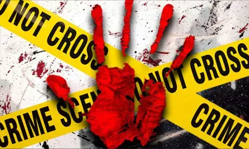 Bihar Crime News: बिहार के बेगूसराय में परिवार के 4 लोगों को धारदार हथियार से काटा, पति-पत्नी समेत 3 की मौत, बेटे की हालत नाजुक Bihar Crime News: बिहार के बेगूसराय में परिवार के 4 लोगों को धारदार हथियार से काटा, पति-पत्नी समेत 3 की मौत, बेटे की हालत नाजुक