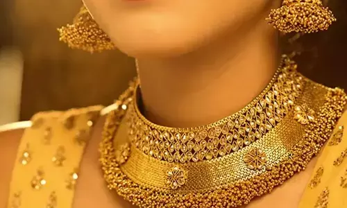 Gold Price Today: रक्षा बंधन से सर्राफा बाजार में आई तेजी, सोना हुआ महंगा, चांदी 81000 के पार Gold Price Today: रक्षा बंधन से सर्राफा बाजार में आई तेजी, सोना हुआ महंगा, चांदी 81000 के पार