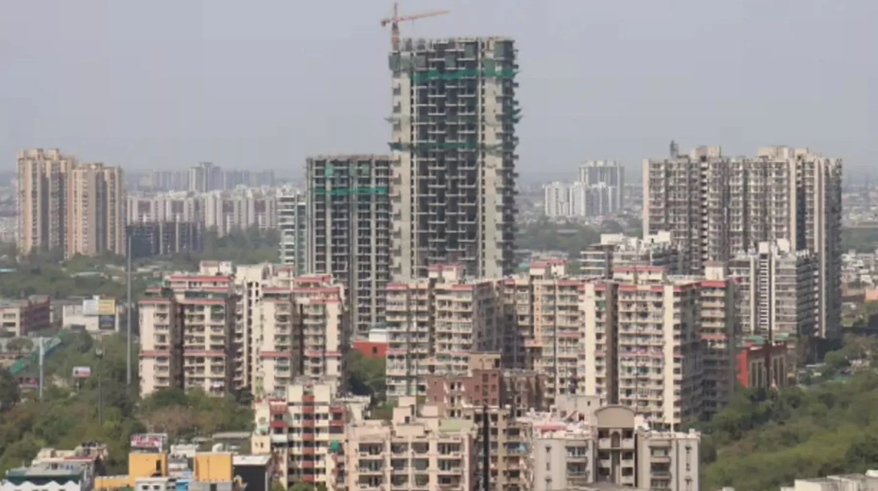 Noida Property Rates: नोएडा में अब घर-प्रॉपर्टी खरीदना हुआ महंगा, बढ़ी दरें आज से लागू