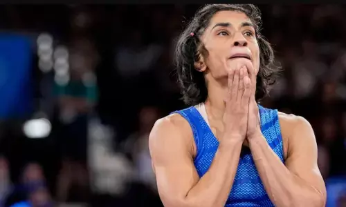 Vinesh Phogat: भारत की उम्मीदों को लगा बड़ा झटका, CAS ने खारिज किया विनेश फोगाट का केस, नहीं मिलेगा मेडल Vinesh Phogat: भारत की उम्मीदों को लगा बड़ा झटका, CAS ने खारिज किया विनेश फोगाट का केस, नहीं मिलेगा मेडल