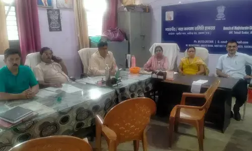 Child Marriage and Child Labour: हाथरस ज़िले में बाल विवाह और बाल श्रम के खिलाफ बड़ी पहल: जिला प्रशासन और संस्थाओं का समर्थन Child Marriage and Child Labour: हाथरस ज़िले में बाल विवाह और बाल श्रम के खिलाफ बड़ी पहल: जिला प्रशासन और संस्थाओं का समर्थन