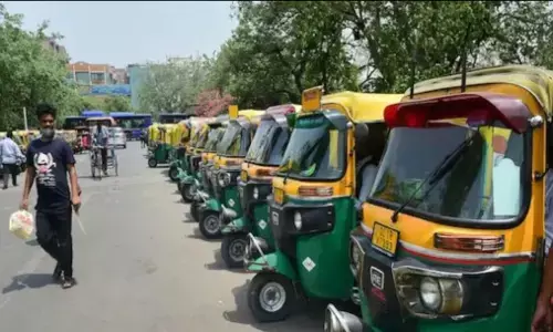 Auto-Taxi Drivers Protest: दिल्ली में आज ऑटो-टैक्सी चालकों का विरोध, चार लाख टैक्सियां नहीं देंगी सेवाएं Auto-Taxi Drivers Protest: दिल्ली में आज ऑटो-टैक्सी चालकों का विरोध, चार लाख टैक्सियां नहीं देंगी सेवाएं