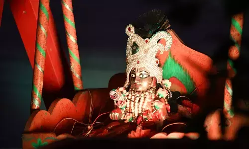 काशी बनी कान्हा की गोकुल! घाट से लेकर घर की चौखट तक श्री कृष्ण की गूंज.... काशी बनी कान्हा की गोकुल! घाट से लेकर घर की चौखट तक श्री कृष्ण की गूंज....