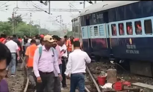 Madhya Pradesh: जबलपुर में सोमनाथ एक्सप्रेस दुर्घटना का शिकार, दो डिब्बे पटरी से उतरे