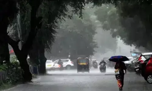 Weather Update: यूपी-उत्तराखंड समेत इन राज्यों में भारी बारिश का अलर्ट, दिल्ली में भी झमाझम बारिश की चेतावनी