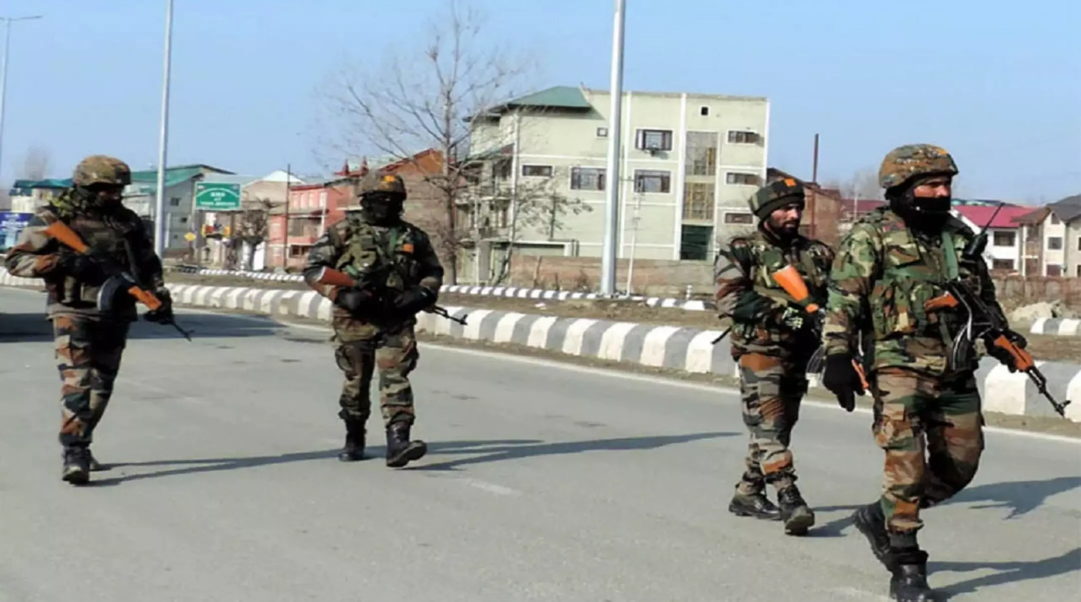 J&K Encounter: जम्मू-कश्मीर के रियासी में सुरक्षा बलों और आतंकियों के बीच मुठभेड़, जवानों ने घेरे 2-3 आतंकी J&K Encounter: जम्मू-कश्मीर के रियासी में सुरक्षा बलों और आतंकियों के बीच मुठभेड़, जवानों ने घेरे 2-3 आतंकी