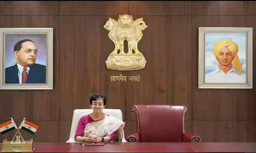 Delhi New CM Atishi: मुख्यमंत्री का पद संभालने के बाद भी केजरीवाल की कुर्सी पर नहीं बैठीं आतिशी, कही ये बात Delhi New CM Atishi: मुख्यमंत्री का पद संभालने के बाद भी केजरीवाल की कुर्सी पर नहीं बैठीं आतिशी, कही ये बात