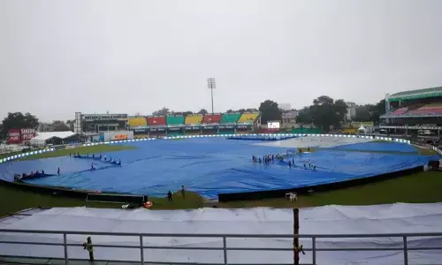 IND vs BAN: कानपुर टेस्ट का दूसरा दिन चढ़ा बारिश की भेंट, BCCI ने फैंस को दी बड़ी अपडेट IND vs BAN: कानपुर टेस्ट का दूसरा दिन चढ़ा बारिश की भेंट, BCCI ने फैंस को दी बड़ी अपडेट