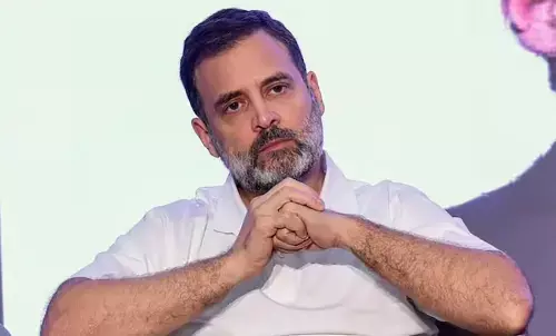 क्या राहुल गांधी देश को अस्थिर करने वालों के साथ हैं? क्या राहुल गांधी देश को अस्थिर करने वालों के साथ हैं?