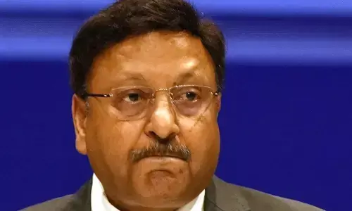 Uttarakhand: मुख्य चुनाव आयुक्त राजीव कुमार के विमान की आपातकालीन लैंडिंग से मचा हड़कंप, जानें पूरा मामला