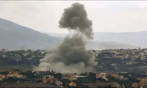 Israel Attack: इजराइल ने दक्षिणी लेबनान पर फिर किया हवाई हमला, मेयर समेत पांच लोगों की मौत