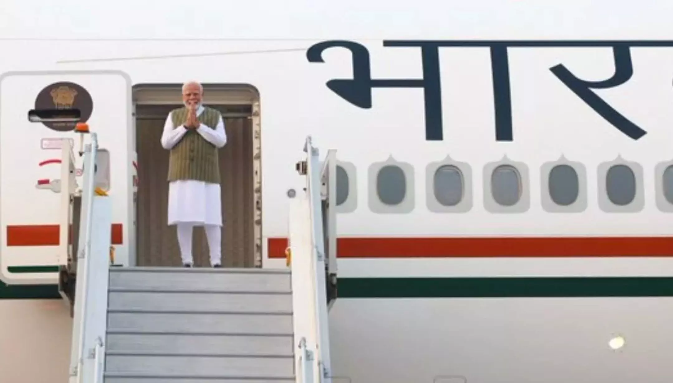 Breaking News: रूस दौरे पर पहुंचे PM मोदी, कजान शहर में आयोजित ब्रिक्स शिखर सम्मेलन में करेंगे शिरकत Breaking News: रूस दौरे पर पहुंचे PM मोदी, कजान शहर में आयोजित ब्रिक्स शिखर सम्मेलन में करेंगे शिरकत