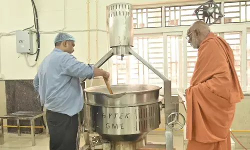 काशी विश्वनाथ मंदिर का सेवाभाव - अब बीएचयू के मरीजों को नि:शुल्क पौष्टिक भोजन, देव दीपावली पर प्रांगण में जगमगाएंगे दीप काशी विश्वनाथ मंदिर का सेवाभाव - अब बीएचयू के मरीजों को नि:शुल्क पौष्टिक भोजन, देव दीपावली पर प्रांगण में जगमगाएंगे दीप