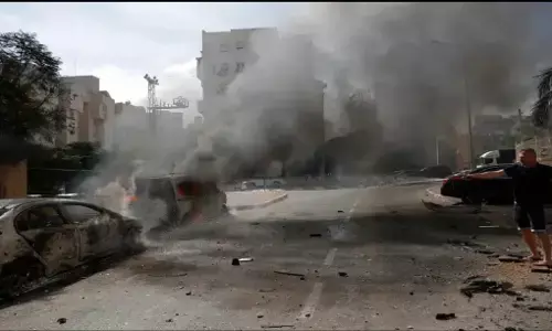 Israel Hamas: युद्ध विराम के लिए हमास ने इस्राइल के सामने रख दी यह शर्तें, क्या इस बार हो पाएगा समझौता? Israel Hamas: युद्ध विराम के लिए हमास ने इस्राइल के सामने रख दी यह शर्तें, क्या इस बार हो पाएगा समझौता?